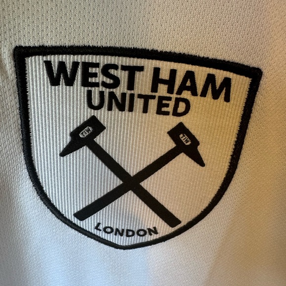SOLD - Authentic Umbro- West Ham United Soccer Jersey - New with tags - Picture 3 of 3
